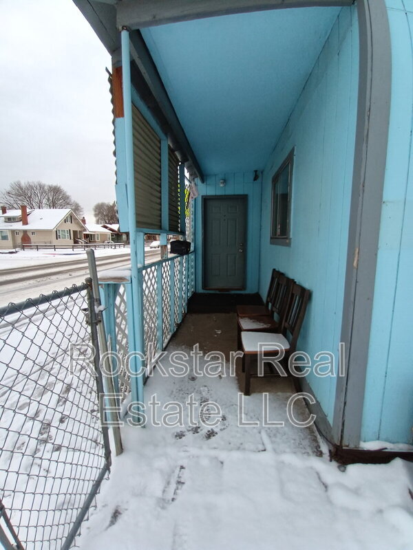 Building Photo - 1003 E Illinois Ave