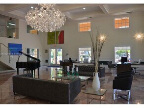 Building Photo - 9619 Fontainebleau Blvd