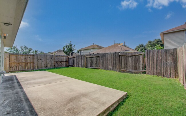 Building Photo - 19134 Yellow Thrush Dr