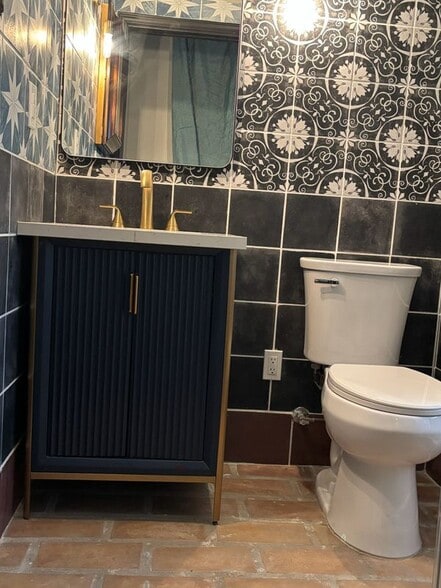 Building Photo - 1802 N Raymond Ave