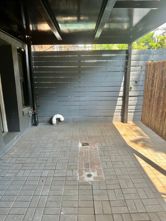 Building Photo - 308 Clifton Plz