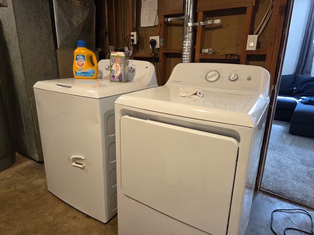 Building Photo - 1031 Erie St