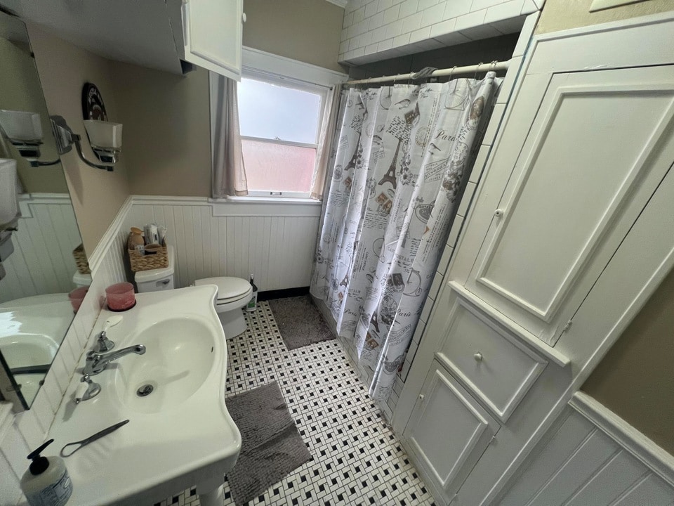 Building Photo - 2315 16th St