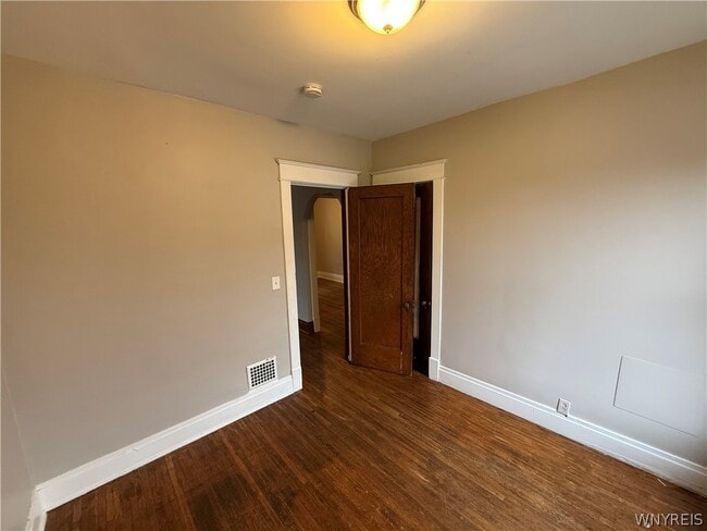 Building Photo - 319 Bryant St