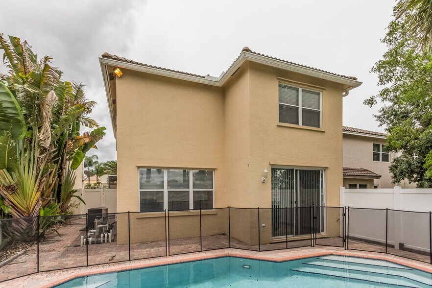 Building Photo - 6843 Torch Key St
