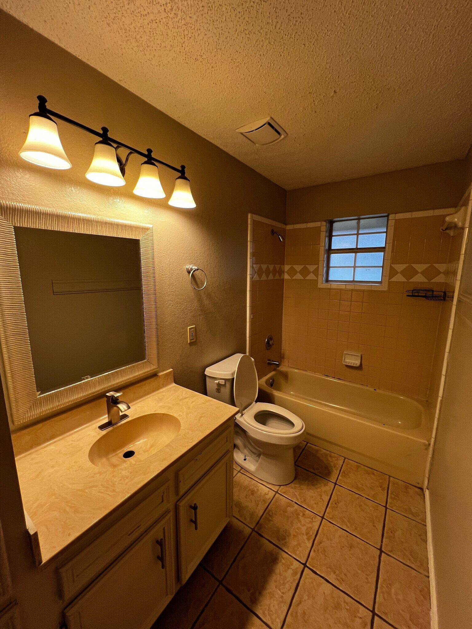 Building Photo - 3535 Warwick Glen Dr