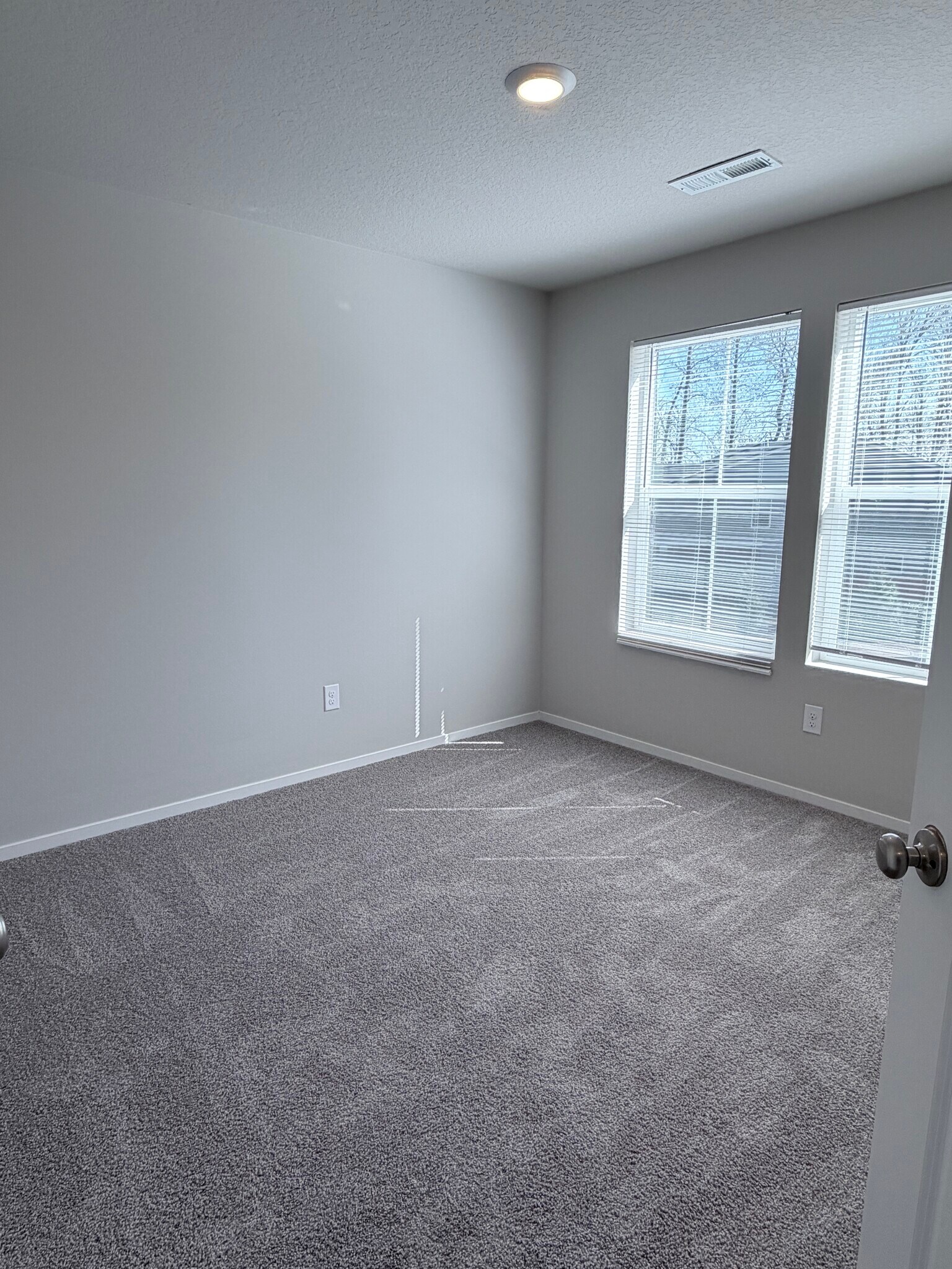 Building Photo - 9452 N Chestnut Ct