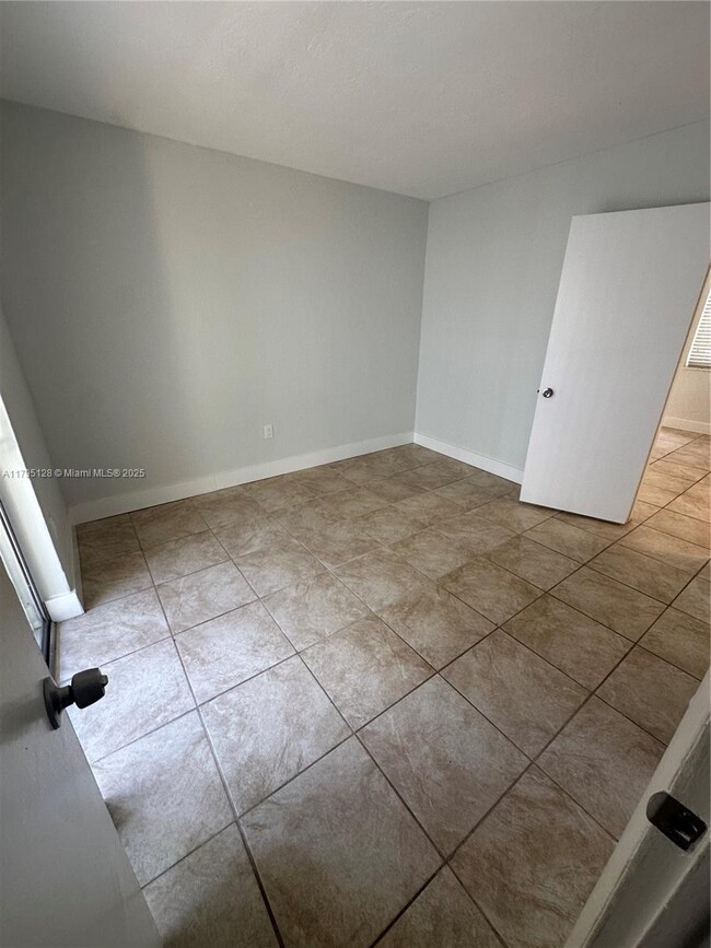 Building Photo - 1208 Salzedo St