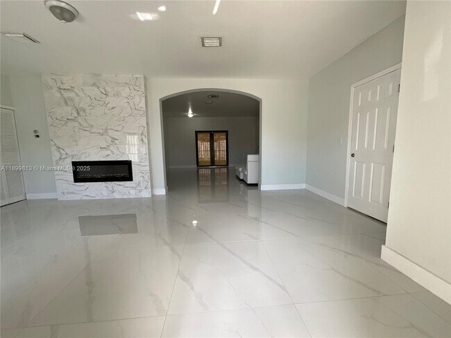 Building Photo - 13201 SW 274th Terrace