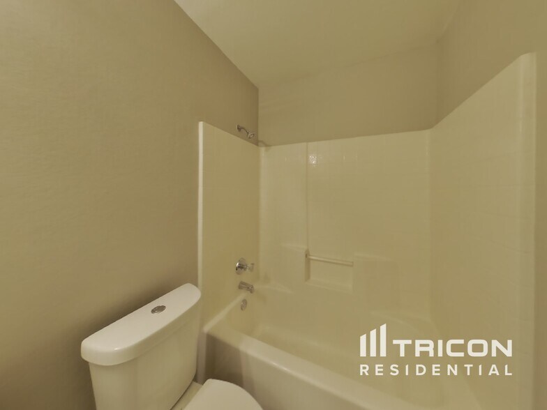 Building Photo - 1505 Nightingale Ct