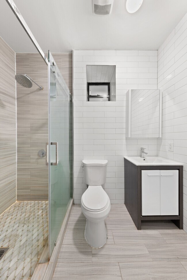 Building Photo - 1305 Greene Ave