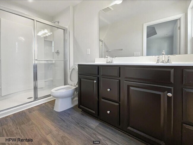 Building Photo - 3-Story End Unit Townhome with 3 Beds, 3 B...