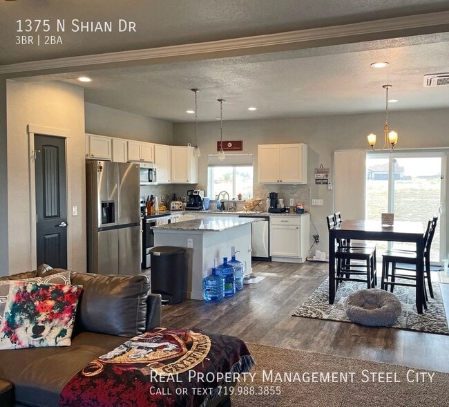 Building Photo - 1375 N Shian Dr