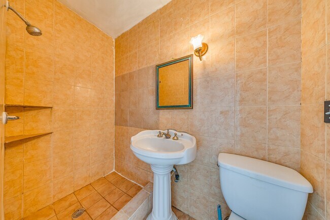 Building Photo - 13034 Emporia St