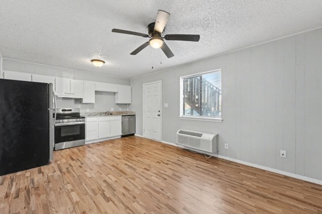 Building Photo - 1037 S Happy Hollow Rd