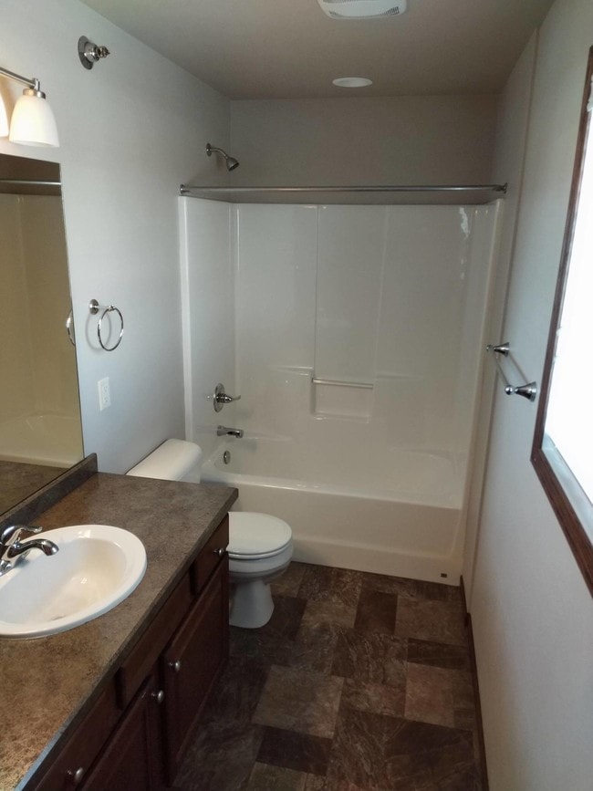 Building Photo - 1511 Sharloh LP