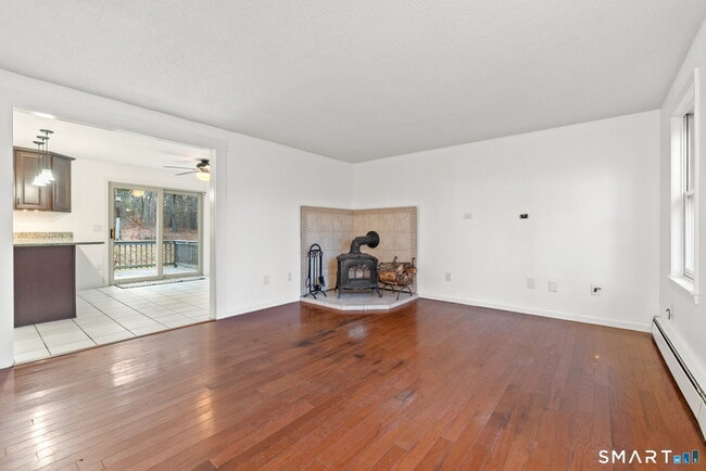 Building Photo - 45 Luchon Rd