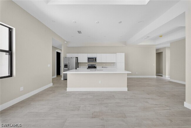 Building Photo - 1206 Moore Ave