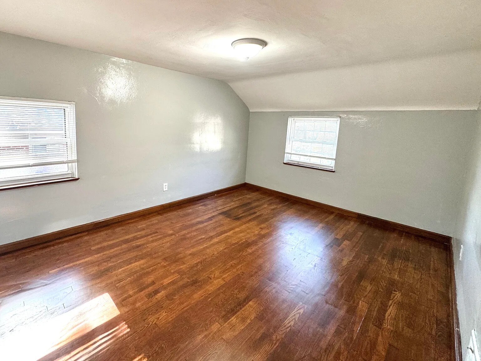 Building Photo - 233 Saylong Dr