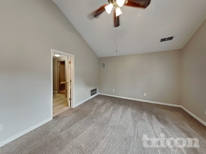 Building Photo - 2098 Clearvista Dr NW