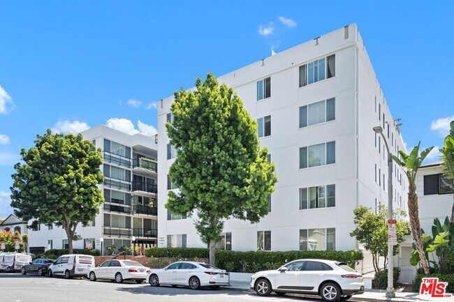 Building Photo - 9950 Durant Dr