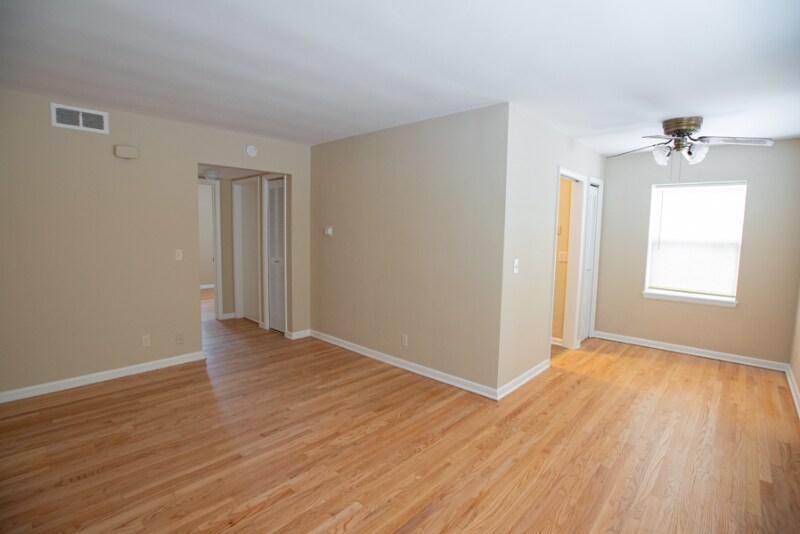 Building Photo - 1333 E Colorado St