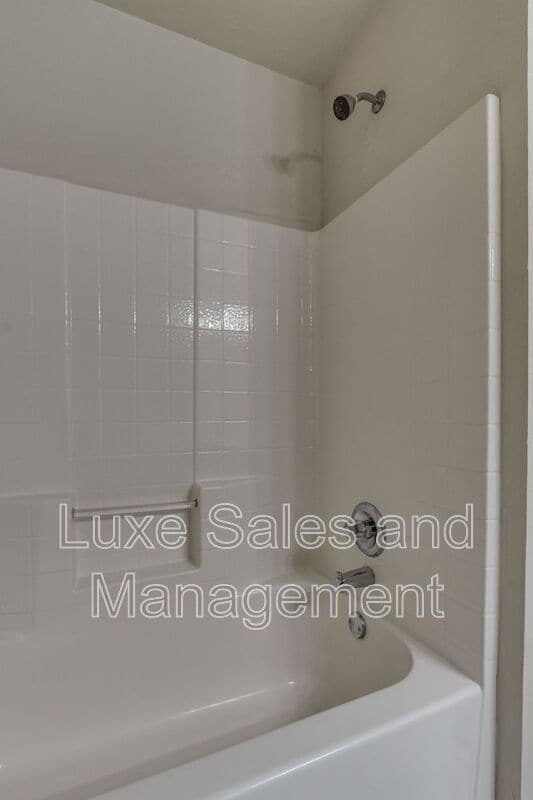 Building Photo - 1736 W Palm Pl