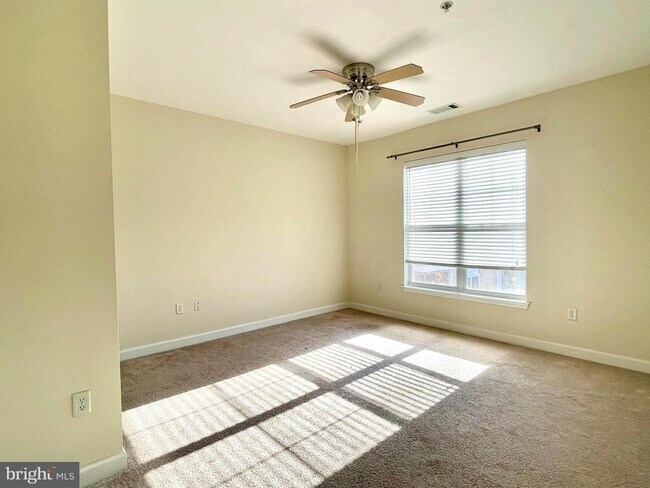 Building Photo - 501 Hungerford Dr