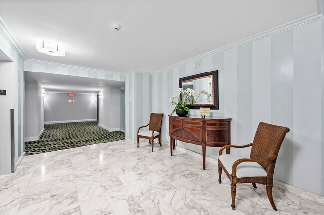 Building Photo - 2860 S Ocean Blvd