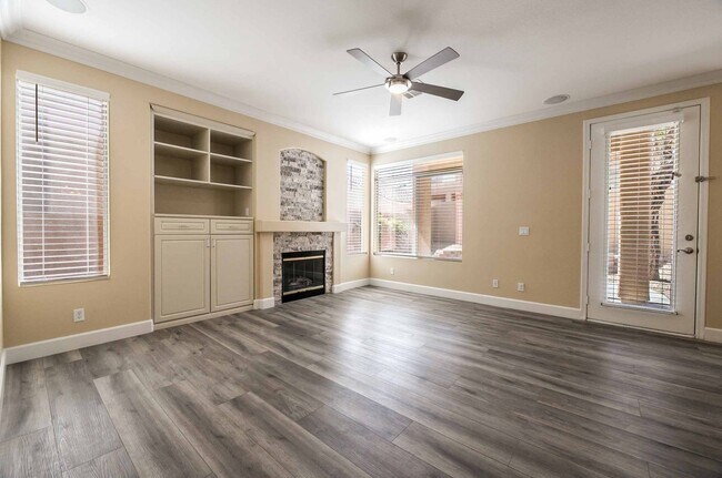 Building Photo - Stunning 5 bed home in Summerlin.