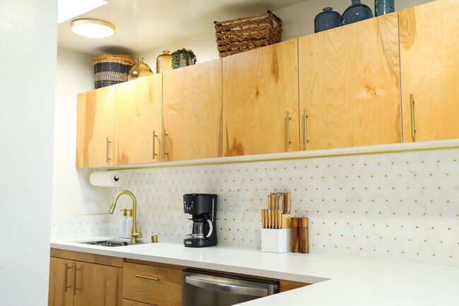 Building Photo - 1773 Torrance St