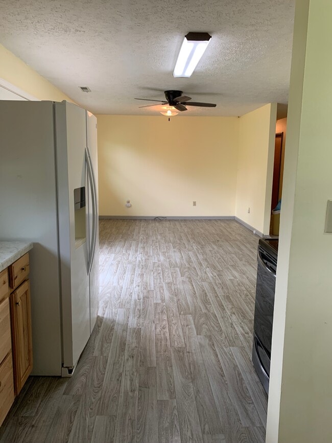 Building Photo - 1054 Beverly Hills Dr