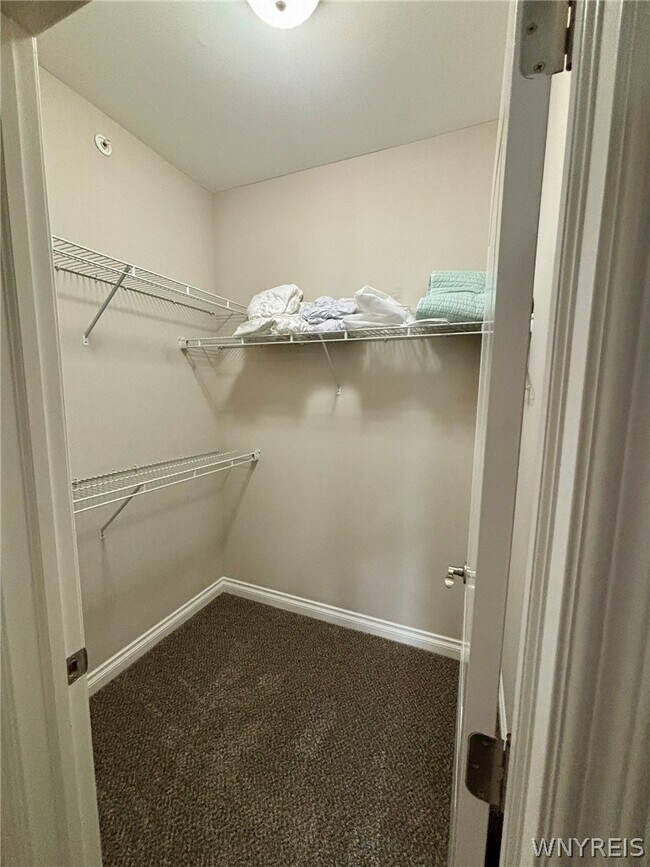 Building Photo - 2497 Sweet Home Rd