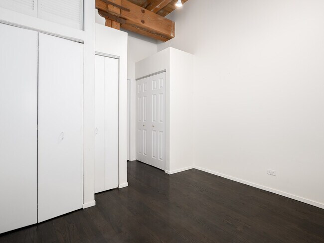 Building Photo - 2300 W Wabansia Ave