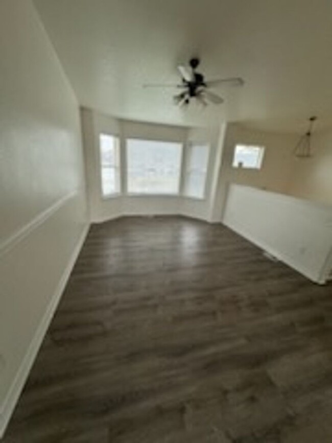 Building Photo - Calling all renters!! Make this your home ...