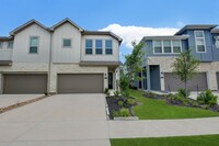 Building Photo - 4022 Balboa Dr