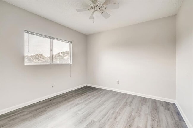 Building Photo - 711 Decker Prairie Dr