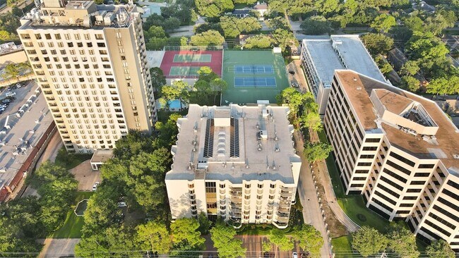 Building Photo - 661 Bering Dr