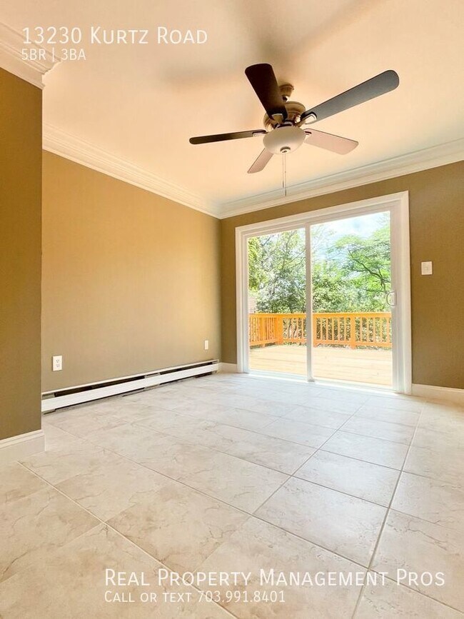 Building Photo - FIVE BEDROOM THREE FULL BATH!  UPDATES GAL...