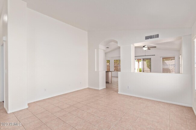 Building Photo - 4354 E Campo Bello Dr