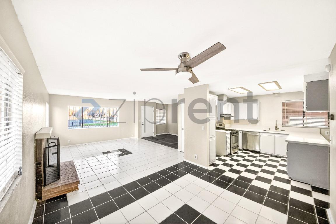 Building Photo - 1858 Park Cir Dr