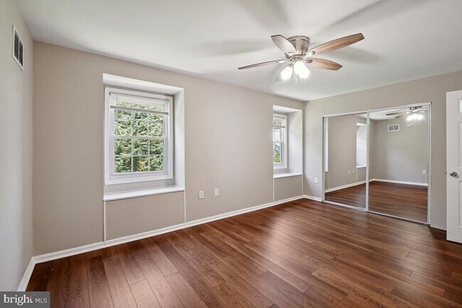 Building Photo - 838 College Pkwy