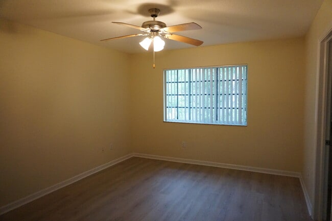 Building Photo - 2032 Nassau Dr