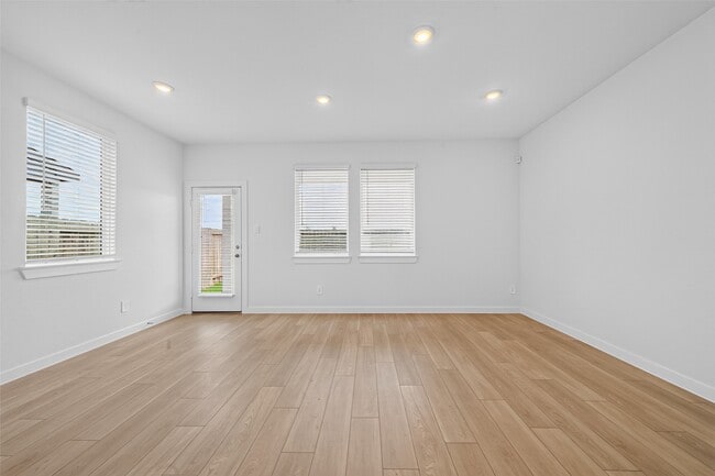 Building Photo - 1738 Revolution Way