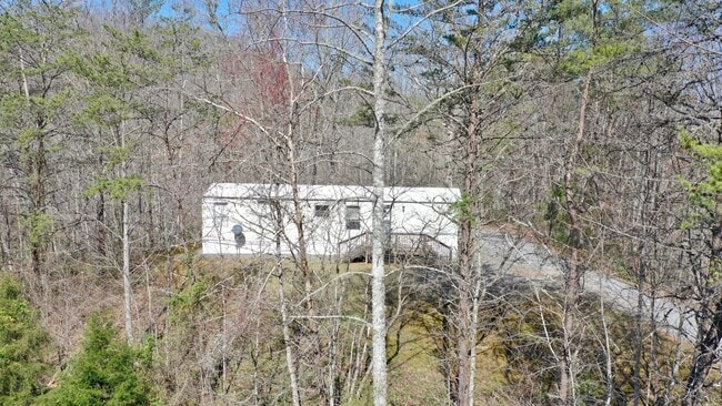 Building Photo - 2 Bedroom 1 bath Trailer in Whittier  $950 a month