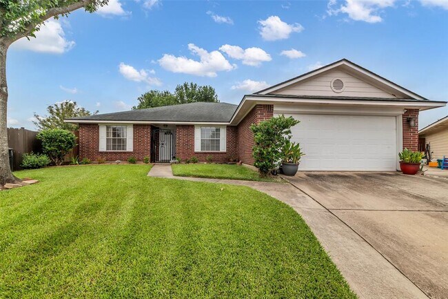 Primary Photo - 10906 Cayman Mist Dr