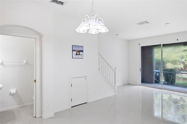 Building Photo - 4132 Bismarck Palm Dr