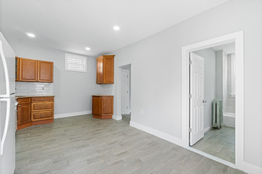 Kitchen - 114 Littleton Ave