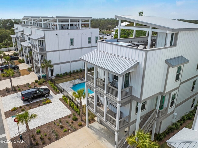 Building Photo - 15 E Queen Palm Dr