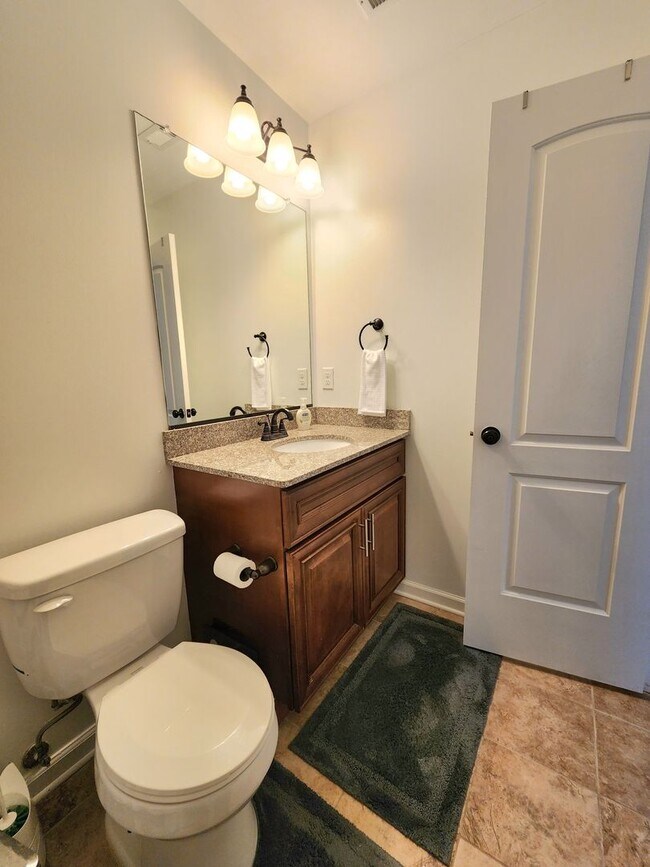 Building Photo - 4 Bedroom Single Family Home near Naval Station Norfolk